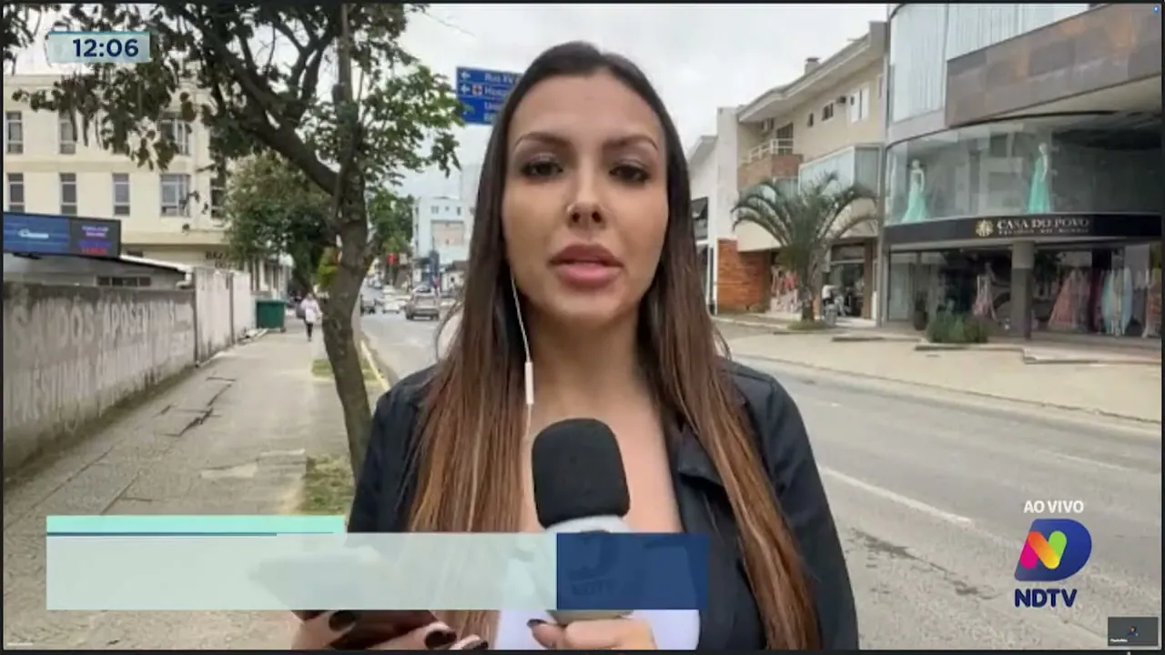 Cilindro que impediu o funcionamento de comporta na barragem de José Boiteux é levado para conserto