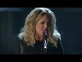 Miranda Lambert - Baggage Claim (2011 CMA Awards)