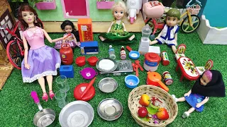 Miniature kitchen set cooking