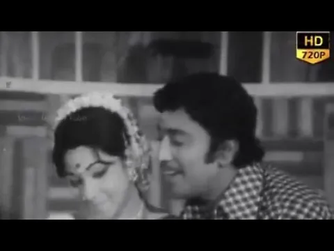 Ilamaiyin Uravile - YouTube