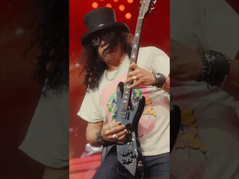 Toronto, you were sensational! We welcomed special guest, Chris Stapleton on stage. #gunsnroses