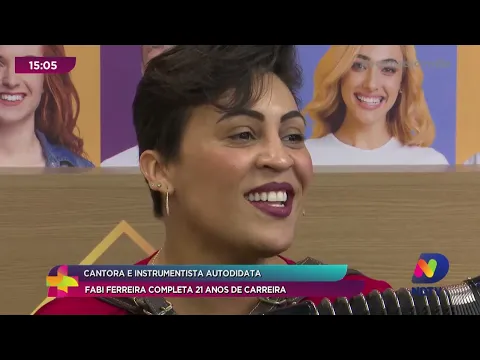 Cantora e instrumentista autodidata: Fabi Ferreira completa 21 anos de carreira