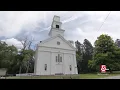 Pomfret s Abington Village preserves a church and library dating to the 1700s