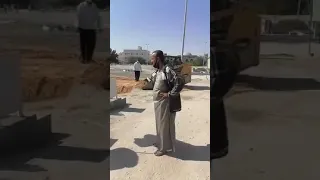 النظام الوهابي يزيل الرايات الحسينية من قبور الشيعة في الأحساء ويهدد مسؤولي المقابر      يناير      دندنها