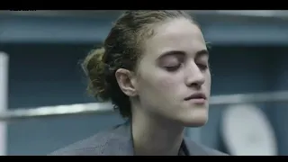 والمصحف مسيحي عامل نفسه مسيحي وهو مسلم عشان يسافر من فيلم طلق صناعي طلق صناعي 