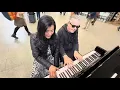 Lagu Beatiful Girl With Talent At The Public Piano