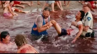 صحنه از فیلم پیرانا سه بعدی Hab Clips 