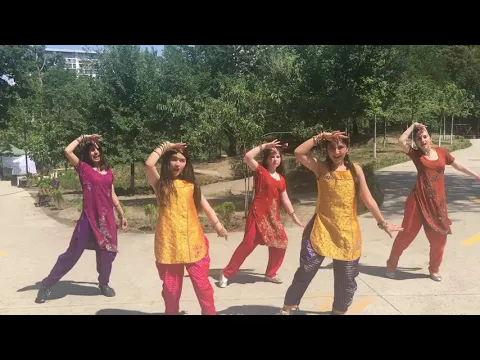 Download MP3 Saajanji Ghar Aaye / Dance  group Lakshmi / Juniors