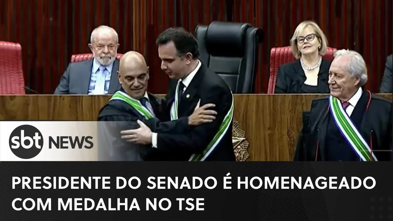 Presidente do Senado é homenageado com medalha no TSE | #SBTNewsnaTV (08/03/23)