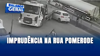 Carro bate contra caminhão na rua Pomerode