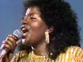 Download Lagu Gloria Gaynor - I Will Survive - Festival de Viña del Mar 1980.