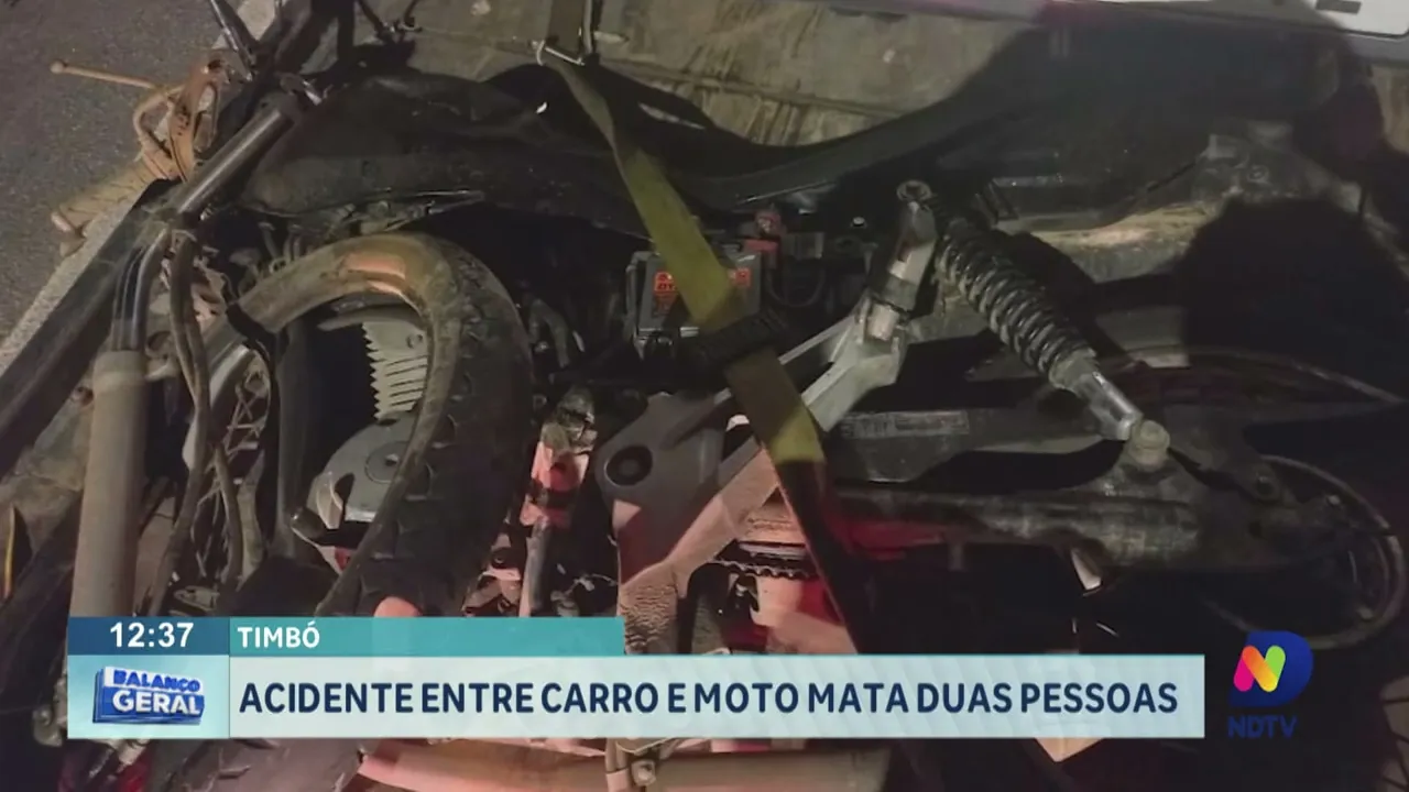 Acidente entre carro e moto mata duas pessoas em Timbó
