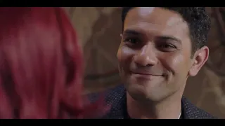 الفكرة بدأت وهو وبيسرق الناس من الفيس بوك لحد ما بقى رئيس عصابة كبيرة 