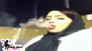 بتعمل اشكال بدخان الشيشة بنات خليجية وجنون التدخين 