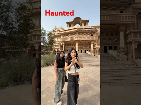 Exploring an Abandoned Palace *creepy* 😰