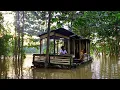 Lagu Camping hujan deras || Membangun rumah terapung dari bambu di sungai besar