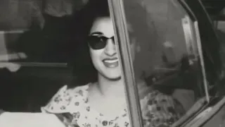وساعات بتمنى اني اشوفك دندنها