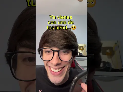 Le dije a Siri que le tenia una sorpresa y le puse la caja de Alexa encima🤣 #humor