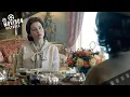 Download Lagu Mrs. Kennedy Apologizes To The Queen | The Crown (Claire Foy, Jodi Balfour)