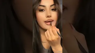 طريقه وضع احمر الشفاه و تكبير الشفاه 