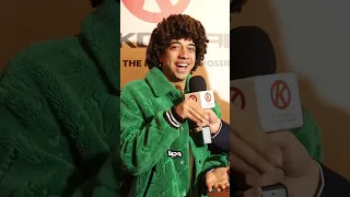 عمر شاور بيتكلم سوري 