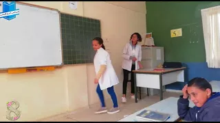 مسرحية بعنوان العنف ضد المرأة اسماء التلاميذ في آخر الفيديو 