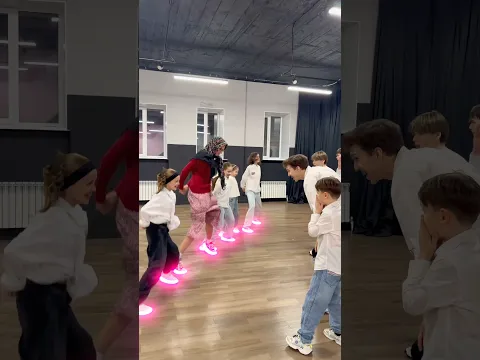 Шаффл Баттл 😎🔥 WHO WIN ? 🤔 Girls 👧 vs Boys 👦 NEON MODE 😨