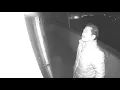 深夜２時！防犯カメラに映る不気味な男がこの５秒後とんでもない行動に！！ヤバすぎんだろ