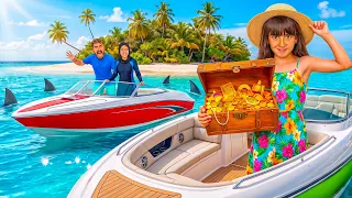 ايسل وجودي سافروا للجزيرة المهجورة🏝️أسماك القرش هجمتنا🦈الأسرع يفوز بالكنز🏴‍☠️