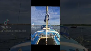 Loving the weather 🌞 🤩 ⛵️ #sailing #gettingready #aroundtheworld #boatlife #żeglarstwo #sunset