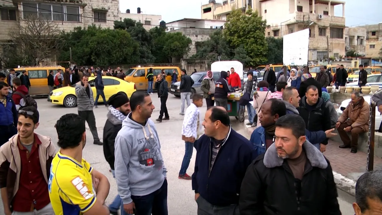 تعليق العمل في مجمع السيارات العمومية يشل حركة النقل والمواصلات