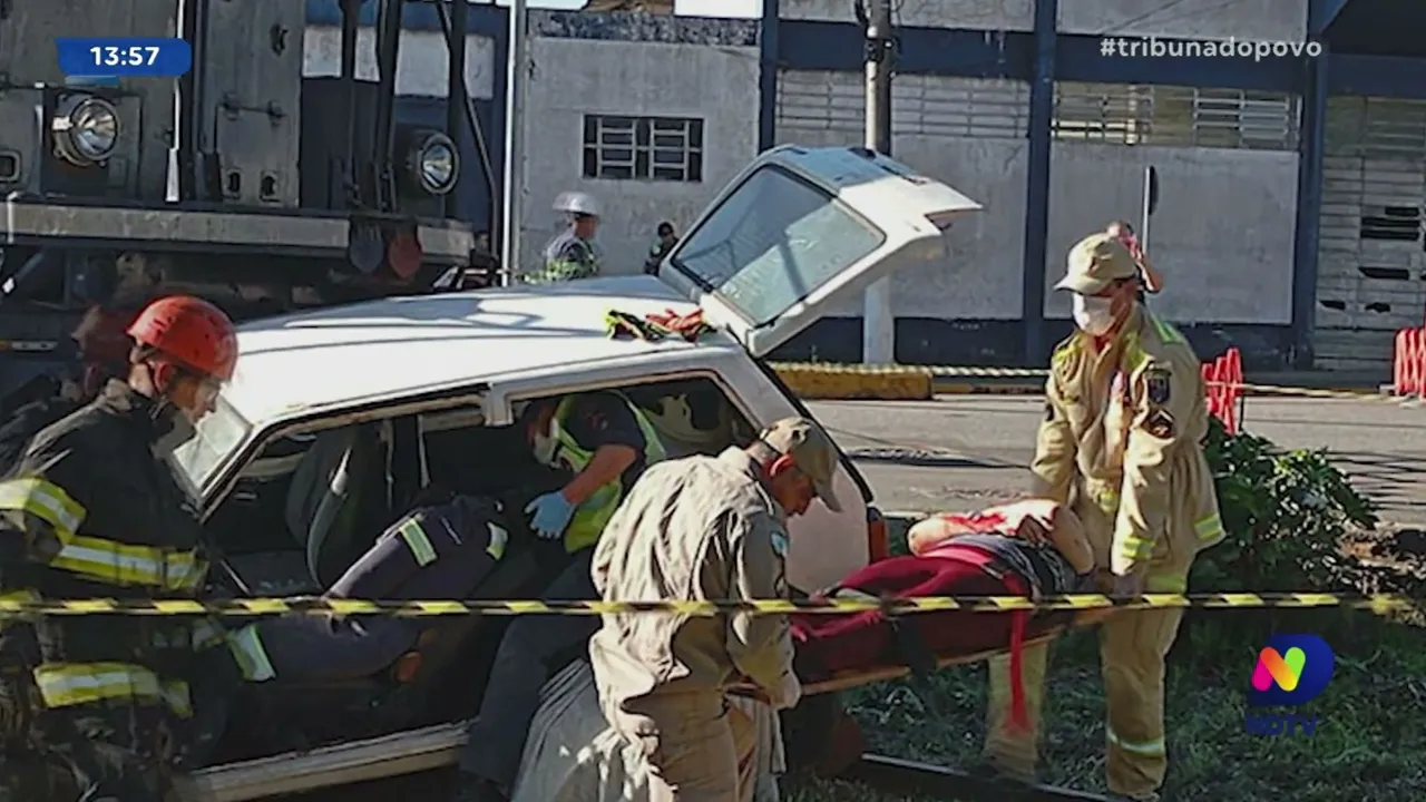 Exercício de resgate: Simulado de acidente com múltiplos veículos desafia equipes no Planalto Norte