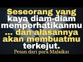 Download Lagu Seseorang yang kaya diam-diam memperhatikanmu... dan alasannya akan membuatmu terkejut.