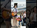 Download Lagu Rusland is in rep en roer, een aap die gitaar speelt op de luchthaven versus een middelbare scholiere #shorts #empudstudiogrup #aivideo