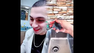 تابعوا للأخير وماتوقعت يلي صارجنت ومابعرف شو صرلها بس عرفت بنت جاية تقعد بدالها بالسيارة تابعونا و  تابعوا للأخير وماتوقعت يلي صارجنت ومابعرف شو صرلها بس عرفت بنت جاية تقعد بدالها بالسيارة تابعونا و