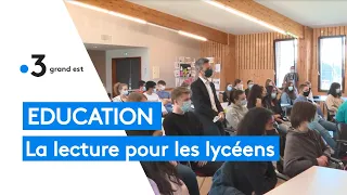 Education Julia Mattera en visite au lycee Schweitzer donne le gout de la lecture aux lyceens