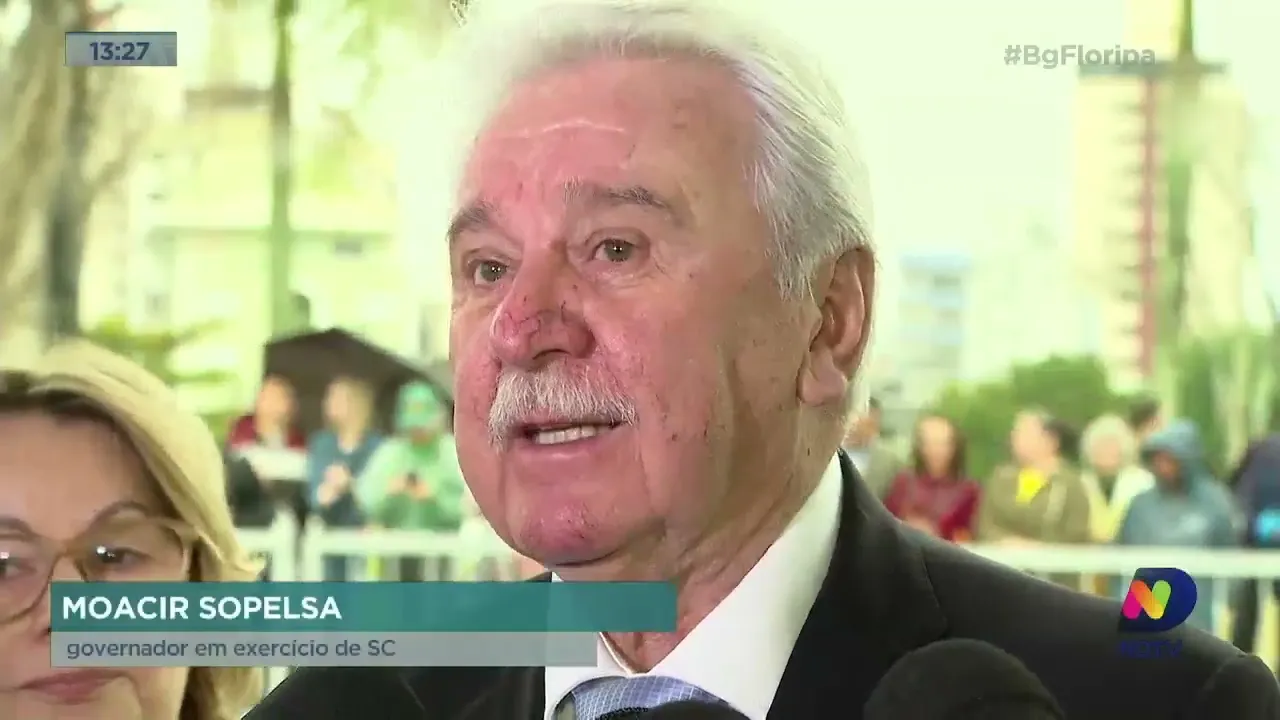 Mesmo com chuva na Capital, as pessoas foram prestigiar o desfile de 7 de setembro