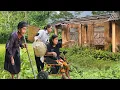 Download Lagu Homeless girl and poor old lady help disabled girl when she is in trouble
