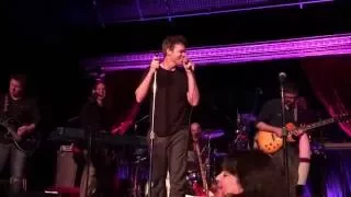 Michael C Hall singing Heroes by David Bowie at the Cutting Room NYC