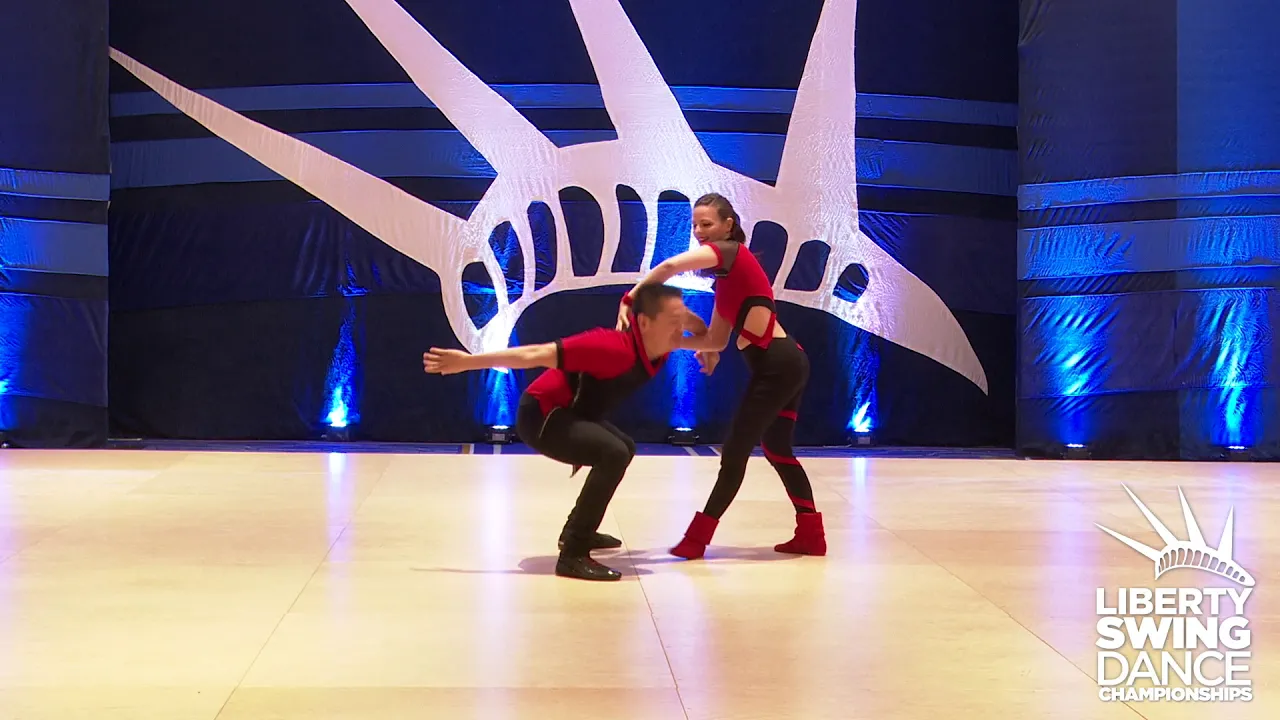 Liberty Swing 2019 Rising Star Lucky Sipin & Maelys Fillon