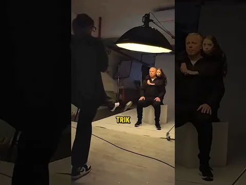 Kenapa Dia Menendang Sepatunya ke Arah Mereka❗😮 #shorts