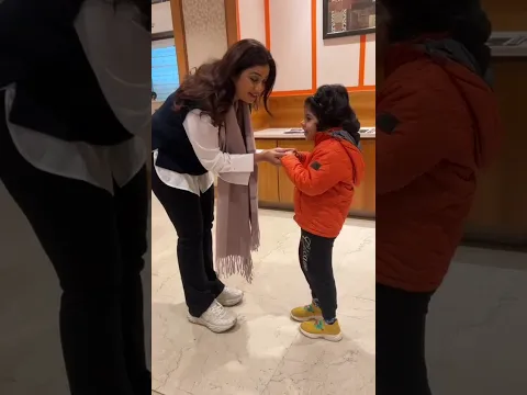 Shreya Ghoshal with a baby girl #shorts #shreyaghoshal