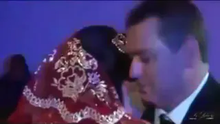 عروس تبكي و تبكي الحضور يوم زفافها   فيديو مؤثر دندنها