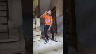 حكايه شاب في اوضه خمسه دندنها