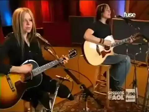 Download MP3 Avril Lavigne - My Happy Ending (live acoustic at Aol session)