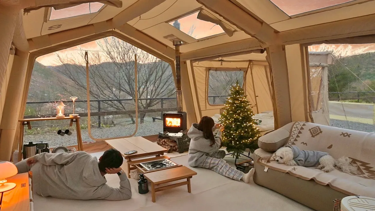 이건 진짜 주택이잖아? 마당있는 방3개짜리 에어텐트🏡 겨울 장박지 꾸미기🎄 썸네일