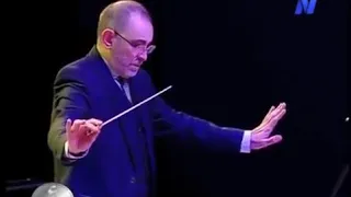 عندما ينطق الكمان على يد محمود سرور عازف الكمان المصري في لحن الحب كله 