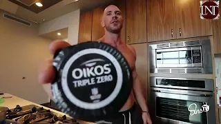 شاهد كيف يعيش اشهر ممثل للافلام الاباحية و كم يصرف باليوم جوني 