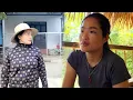 Download Lagu Mrs. Thuy suddenly came home to visit, she offered to take Hong with her.