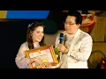 Download Lagu Hồng Loan nhận LÌ XÌ KHỦNG từ Việt Kiều Canada sau khi hát bài RUỘT tặng khán giả tối 4/10